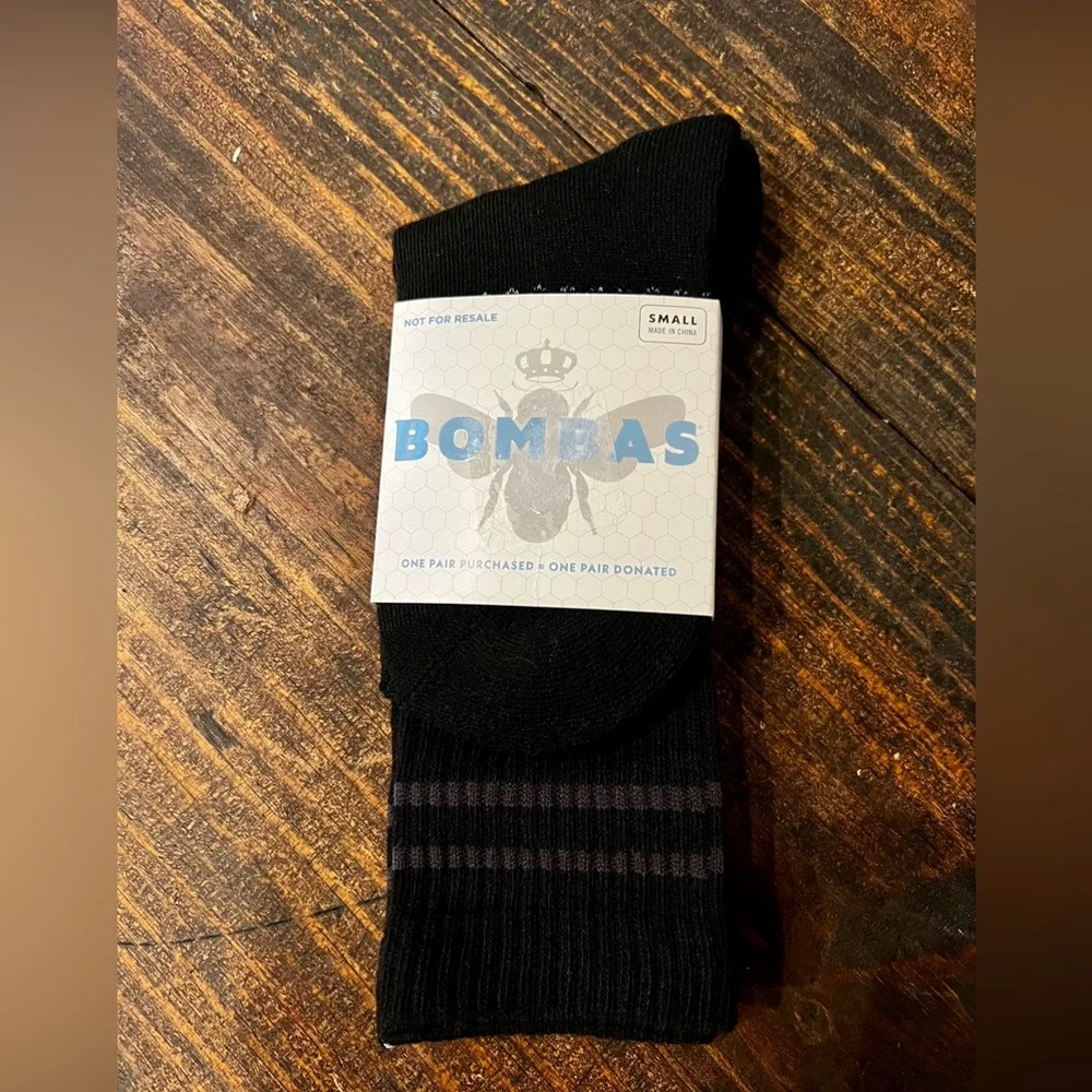 NWT 4 Bombas Crew Socks small